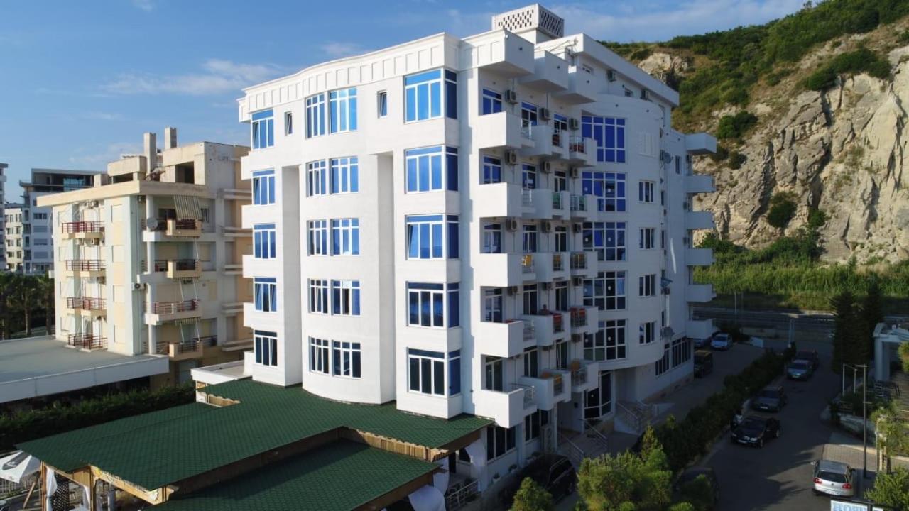 Hotel Kamomil Durrës Esterno foto