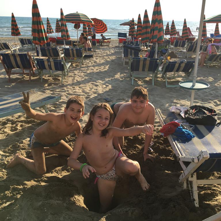 Hotel Kamomil Škalngur Esterno foto