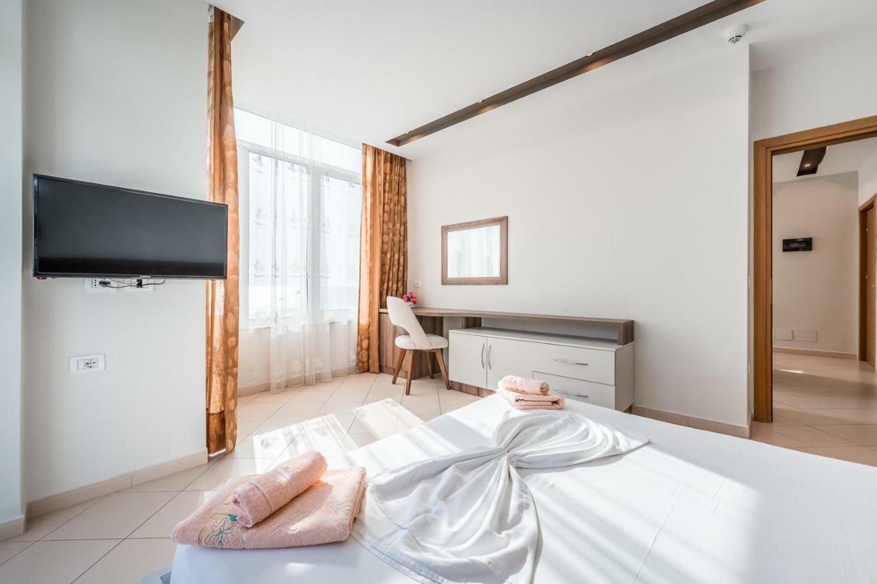 Hotel Kamomil Škalngur Esterno foto