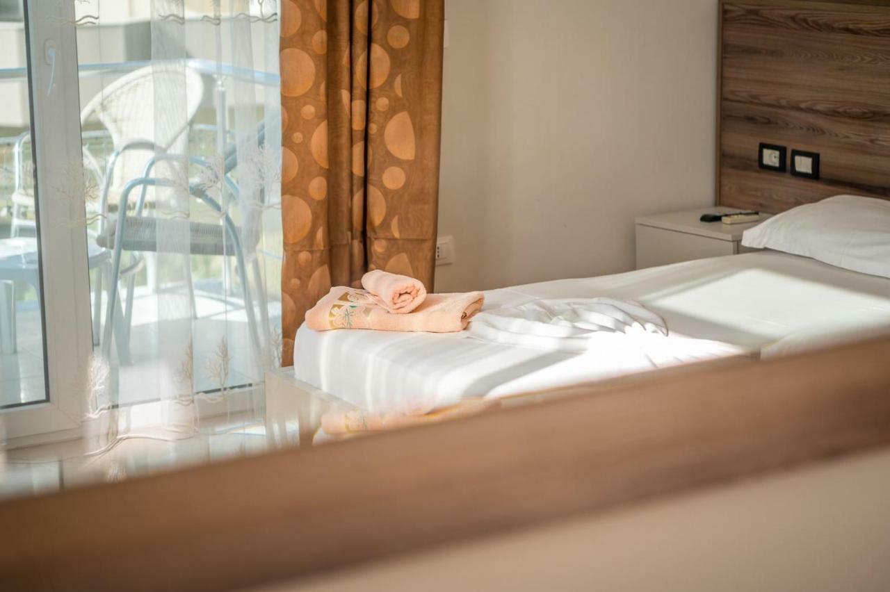 Hotel Kamomil Škalngur Esterno foto